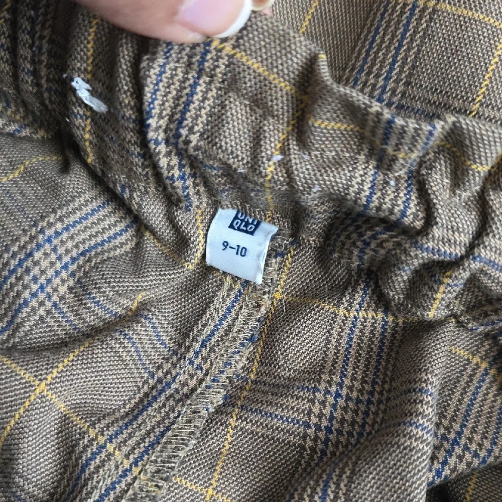 Uniqlo Brown Checkered Women's Trousers - Picture 5 of 5